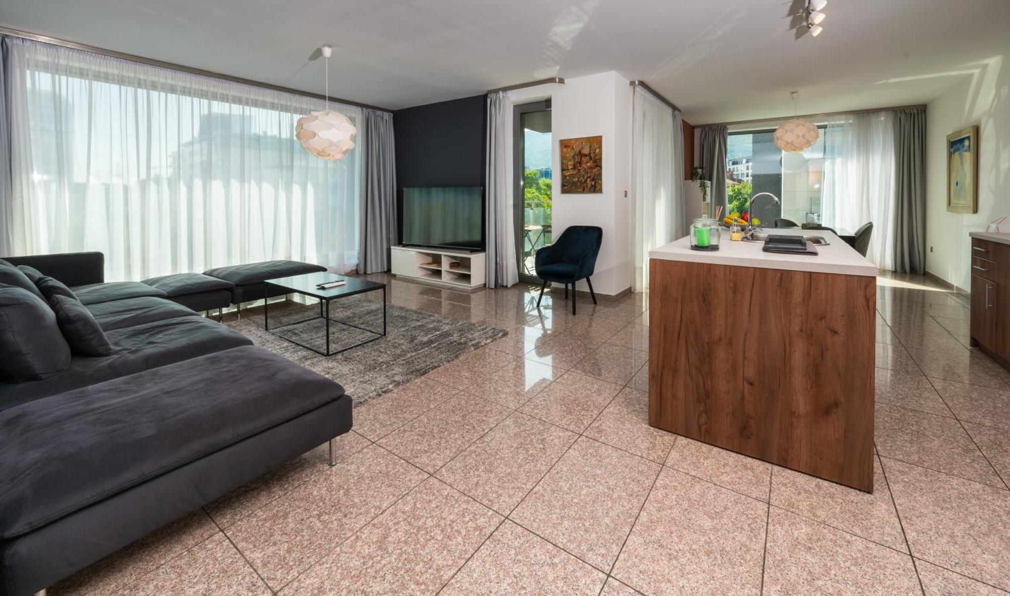 Apartemen Vertigo Huge 2 Bedrooms Balcony Parking *