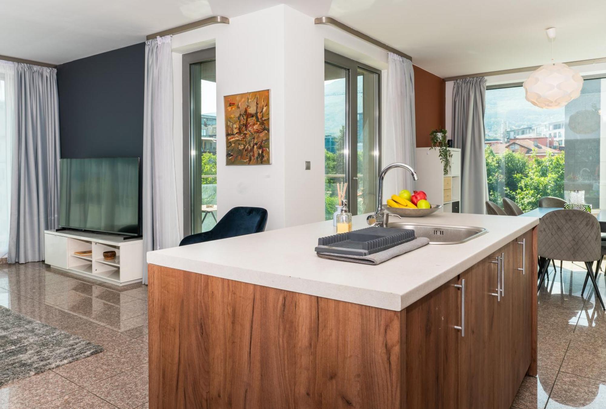 Vertigo Huge 2 Bedrooms Balcony Parking